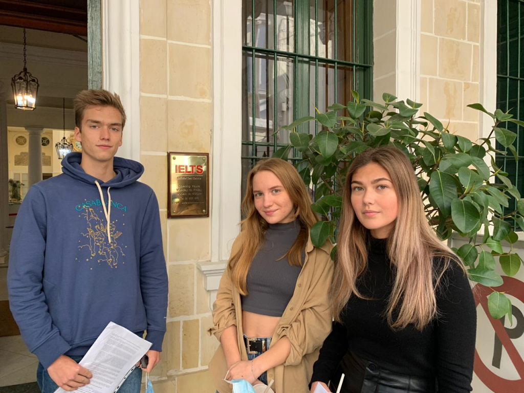 Учащиеся Malta Crown сдают экзамены IELTS в Британском совете