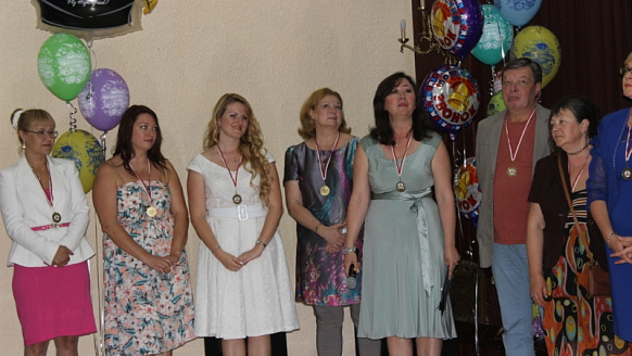 Выступление учителей Malta Crown на празднике Последнего звонка в мае 2016г.